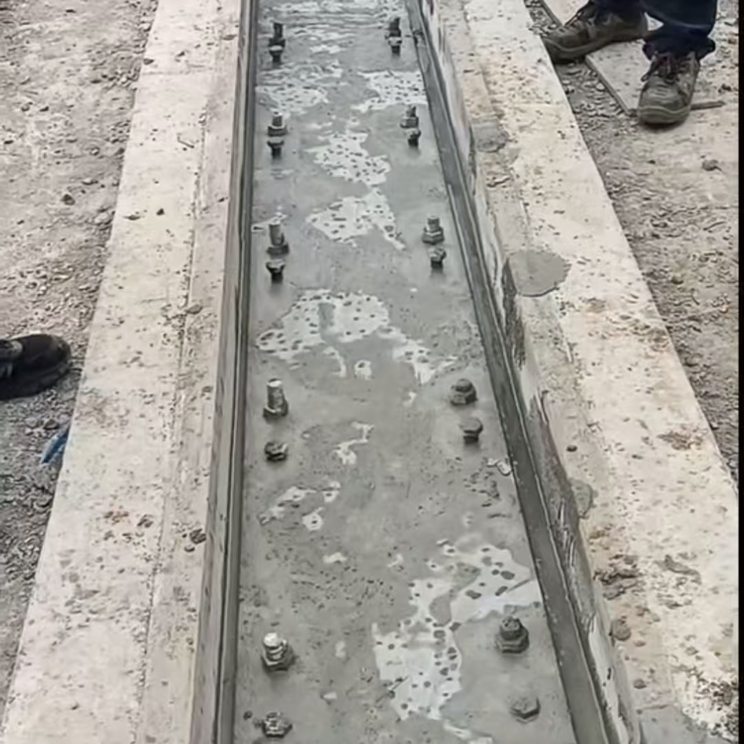 闽清港口码头起重机龙门吊重型机械设备稳固用早强快凝轨道胶泥